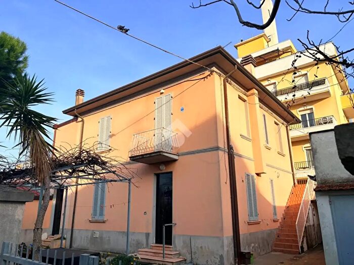 Appartamento quadrilocale in vendita in Viale Pietro Garattoni, Rimini