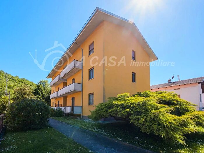 Appartamento con 5 locali in vendita in Via Abbado, Medesano