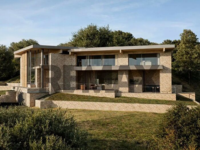 Casa con 11 locali in vendita in Manerba Del Garda