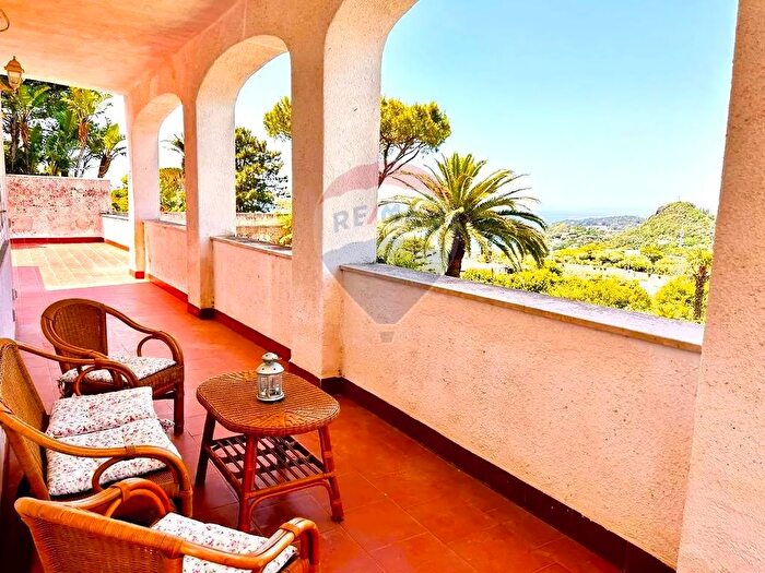 Casa con 5 locali in vendita in Via Borbonica, Lacco Ameno