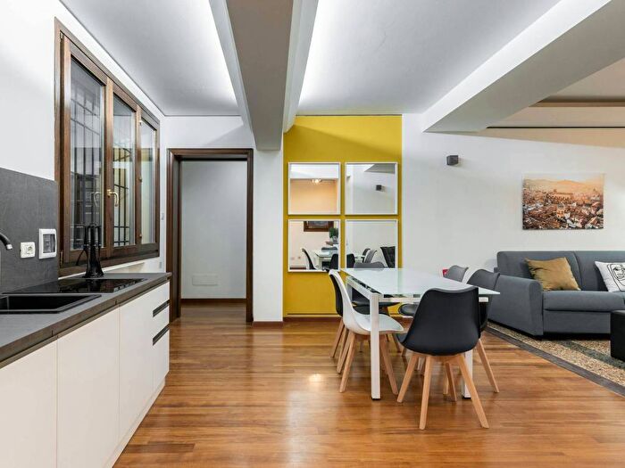 Appartamento monolocale in affitto in Strada Maggiore, Santo Stefano, Bologna