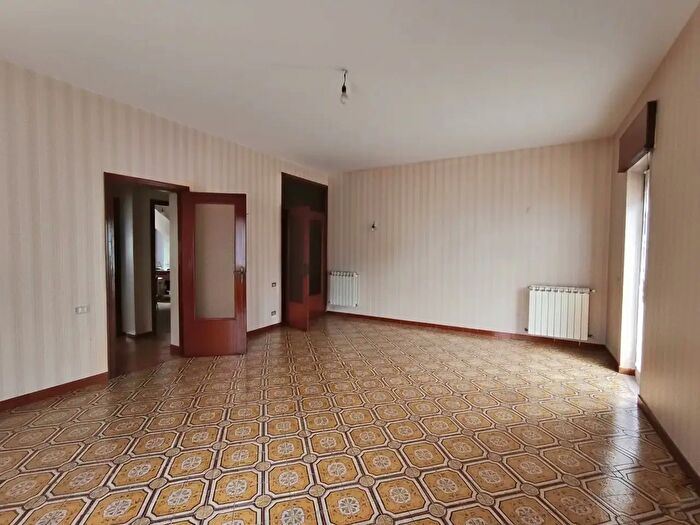 Appartamento trilocale in vendita in Via Municipio, Solofra