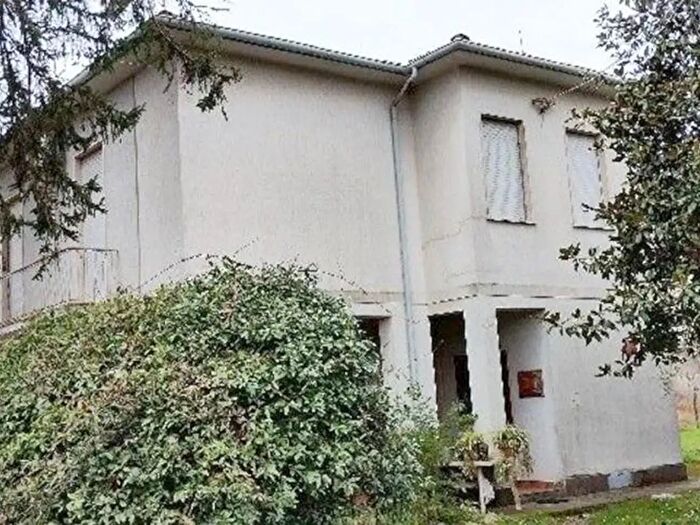 Casa con 7 locali in vendita in Massarosa