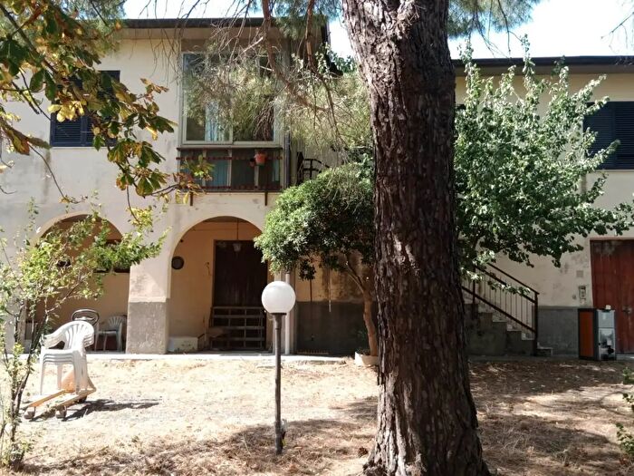 Casa con 7 locali in vendita in Santa Luce