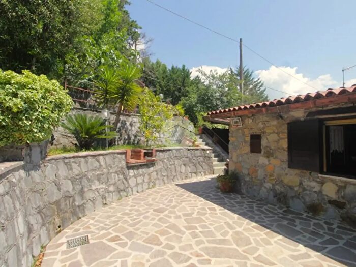 Casa trilocale in vendita in Via delle Mortelle, Roccagloriosa