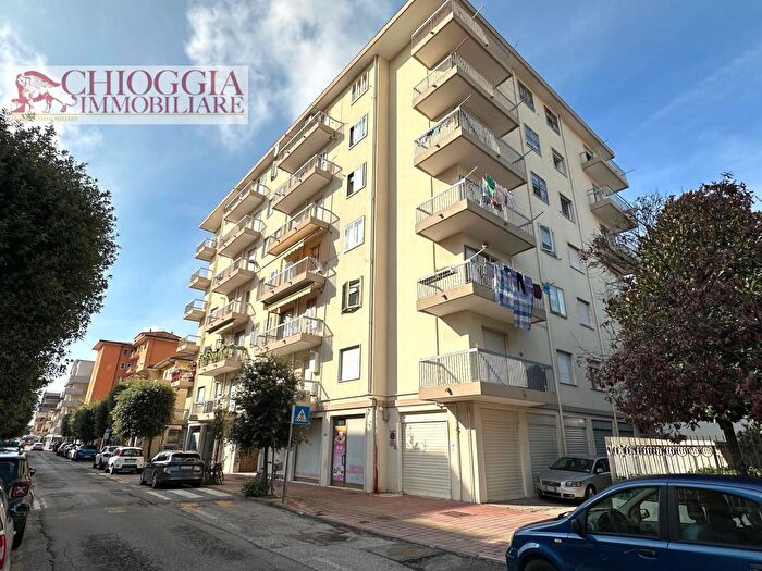 Appartamento quadrilocale in vendita in Viale Amerigo Vespucci, Chioggia