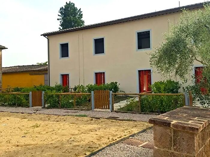 Casa con 6 locali in vendita in Siena