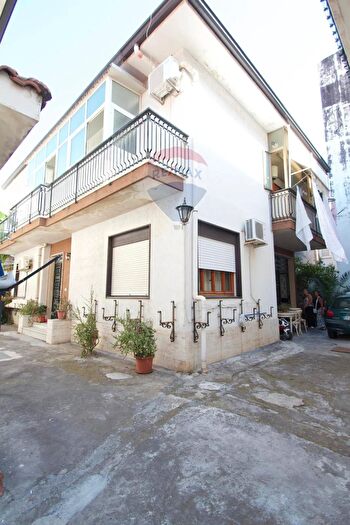 Casa con 7 locali in vendita in Via Manganelli, Aci Castello