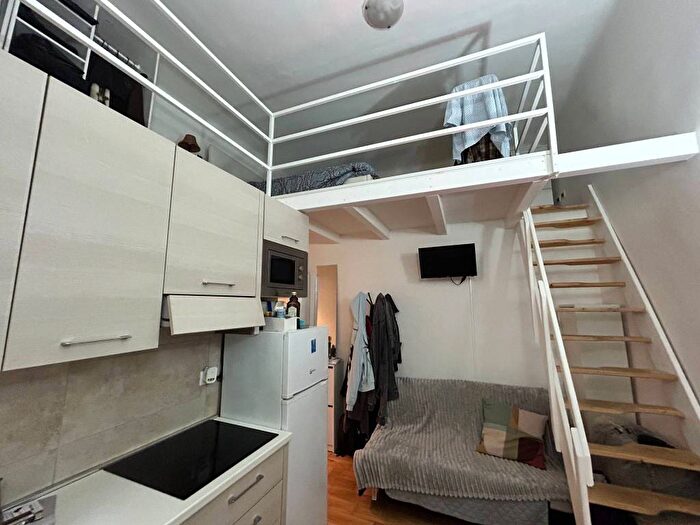 Appartamento monolocale in affitto in Via Pastrengo, Isola, Milano