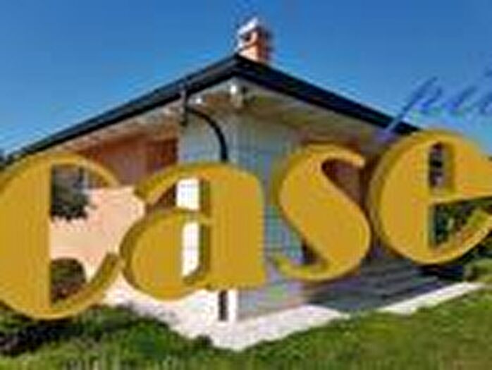 Appartamento con 11 locali in vendita in Camaiore