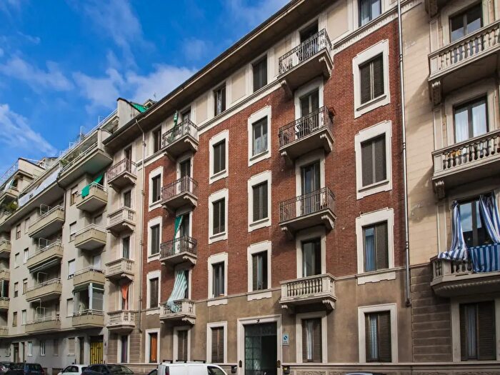 Appartamento quadrilocale in vendita in Via Thonon, Torino