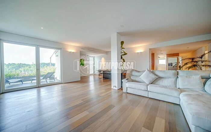 Appartamento con 5 locali in vendita in Sesto Calende