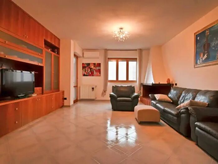 Appartamento con 5 locali in vendita in Via della Resistenza, Castellana Grotte