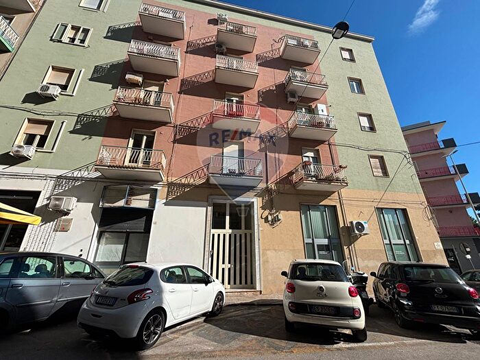 Appartamento trilocale in vendita in Via Socrate, Siracusa