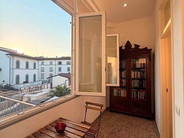 Appartamento quadrilocale in affitto in Via Palestro, Borgo Ognissanti Il Prato, Firenze