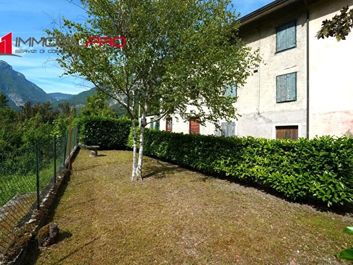 Casa trilocale in vendita in Via Cavallara, Valdastico