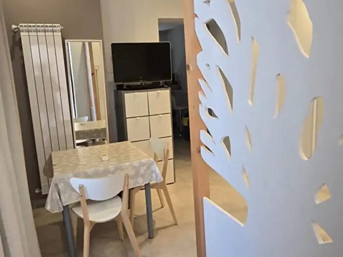 Appartamento monolocale in affitto in Via della Chiesa Santa Croce, Napoli