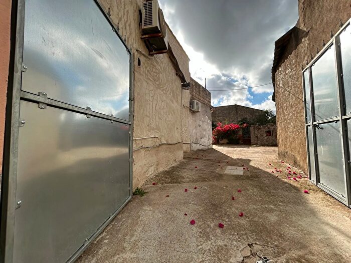 Casa con 6 locali in vendita in Via Adua, Vallermosa