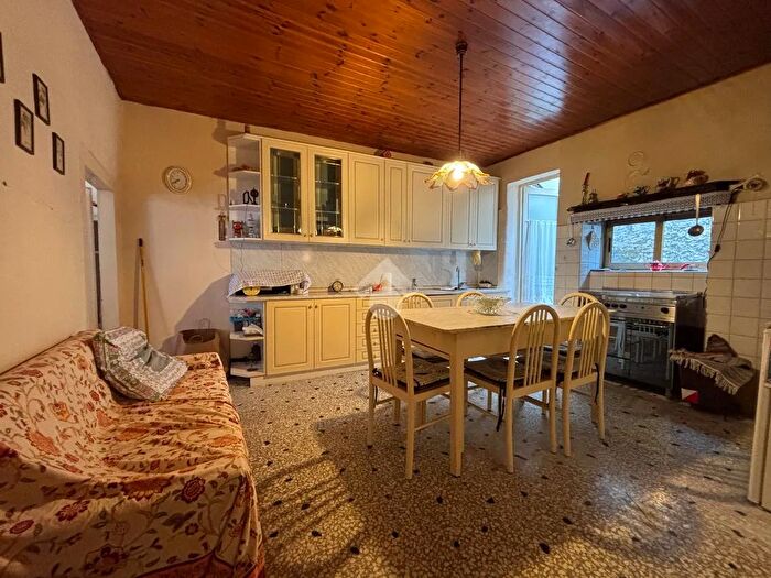 Casa trilocale in vendita in Via Caprera, Vittorio Veneto