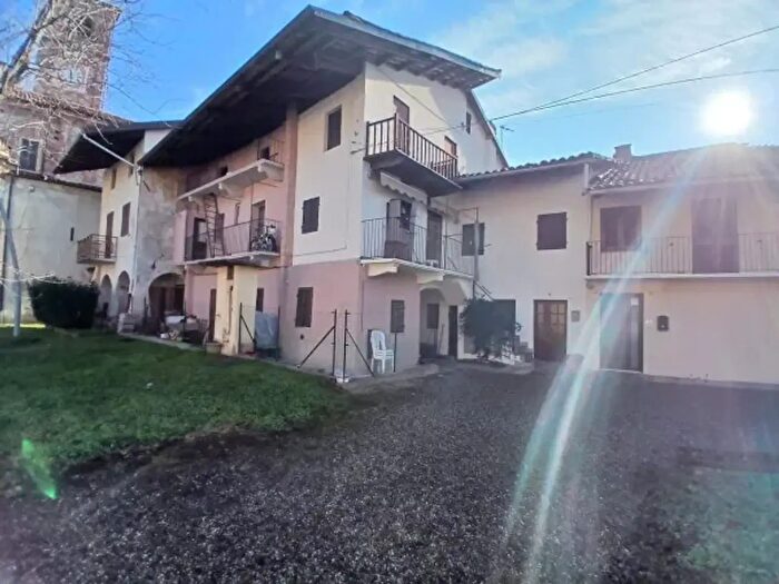 Casa quadrilocale in vendita in Via Madama Cristina, Lusiglie