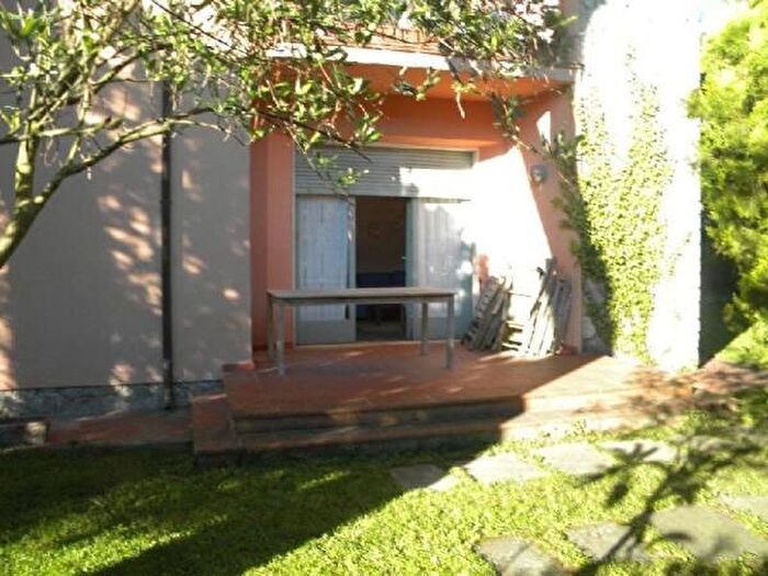 Appartamento con 6 locali in affitto in Forte Dei Marmi