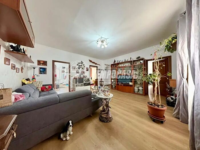 Appartamento quadrilocale in vendita in Passo Graziella Belardi, Genova