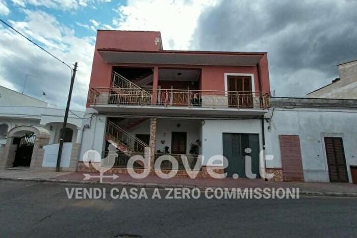 Appartamento trilocale in vendita in Via Roma, Avetrana