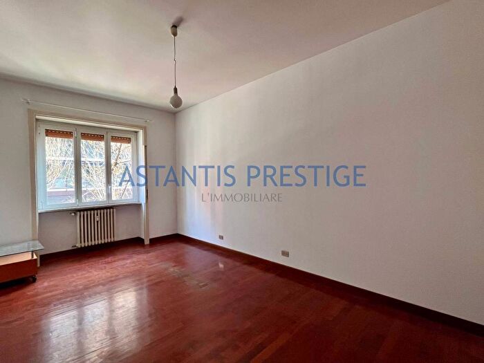 Appartamento trilocale in affitto in Via Giovanni da Procida, Sempione, Milano