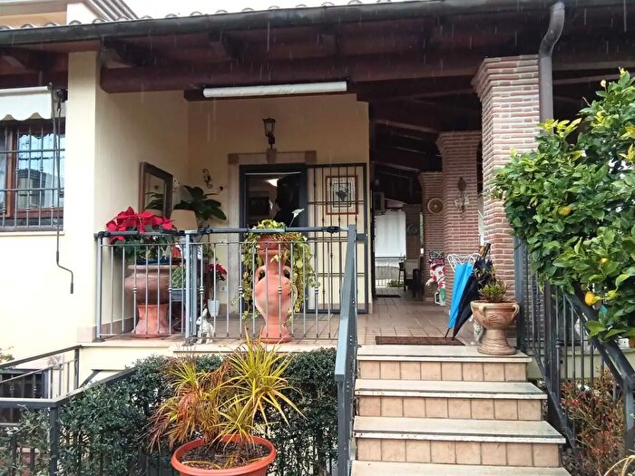 Casa con 5 locali in vendita in Viale di Castel Porziano, Roma