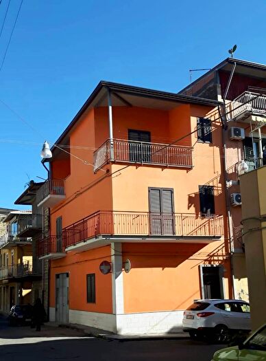 Casa con 6 locali in vendita in Via della Libertà, Scordia