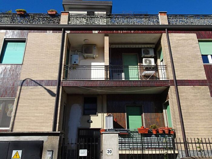 Appartamento trilocale in affitto in Via Ticino, San Martino Ghisolfa, Rho