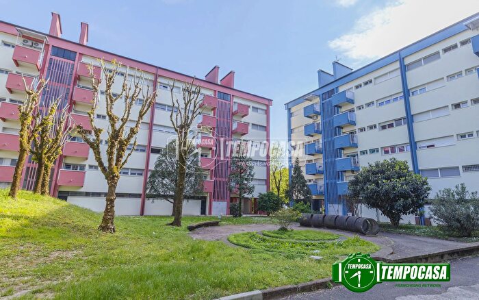 Appartamento trilocale in vendita in Via Giuseppe di Vittorio, Locate Di Triulzi