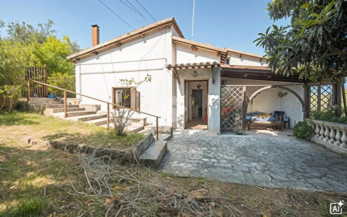 Casa trilocale in vendita in Via Vallerosa, Selci