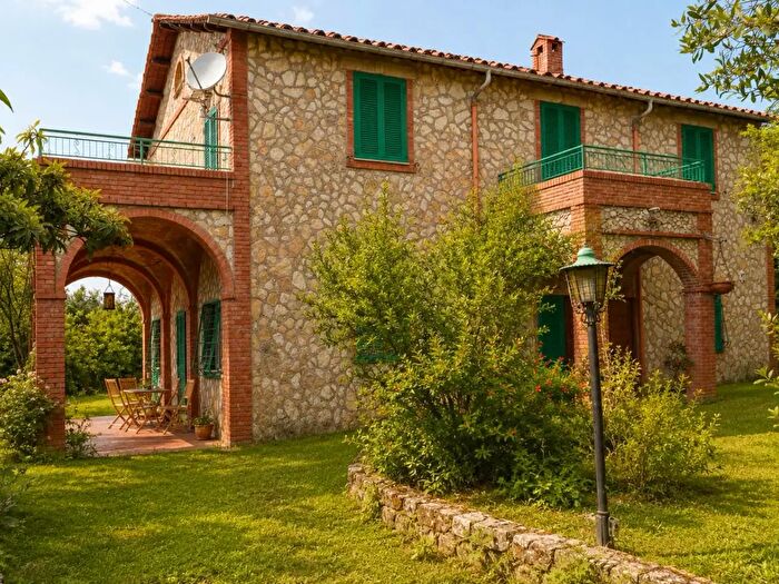 Casa con 9 locali in vendita in Via Finocchieto, Roccantica