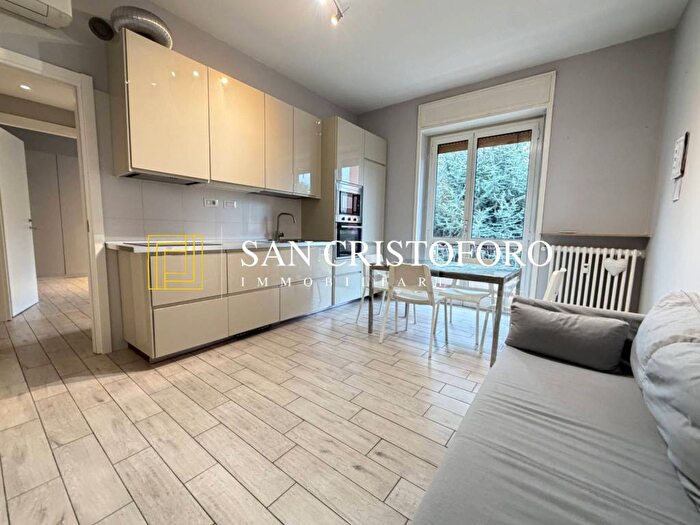 Appartamento trilocale in affitto in Via Novembre, Saronno