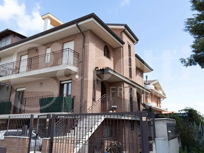 Casa con 6 locali in vendita in Torremaggiore