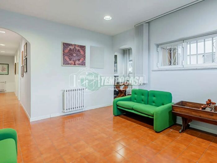 Appartamento trilocale in vendita in Via Antonio Veranzio, Roma