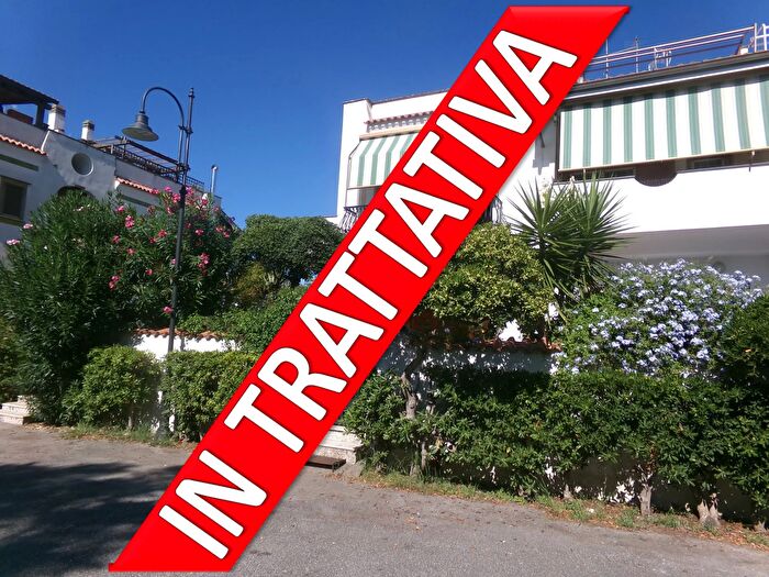 Appartamento quadrilocale in vendita in Piazza Piccola Capri, Ardea