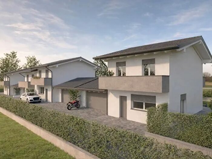Casa quadrilocale in vendita in Corso Roma, Beregazzo Con Figliaro