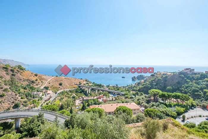 Appartamento bilocale in vendita in Via Gaetano Martino, Taormina