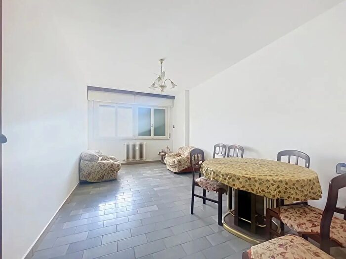 Appartamento con 5 locali in vendita in Via Giambattista Marino, Pisa