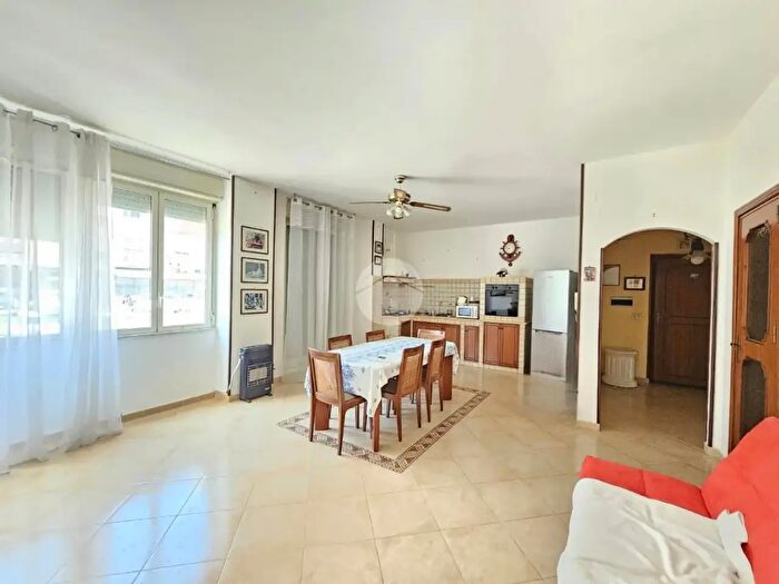 Appartamento quadrilocale in vendita in Largo V, Palermo