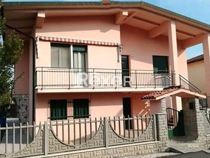 Casa con 6 locali in vendita in Via Rodolfo Morandi, Longastrino, Argenta