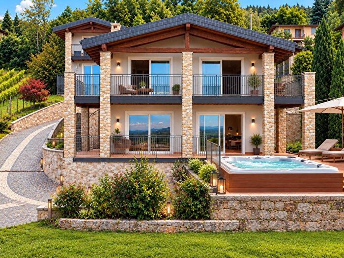 Casa trilocale in affitto in Località Codera, San Pantaleone, Grumello del Monte
