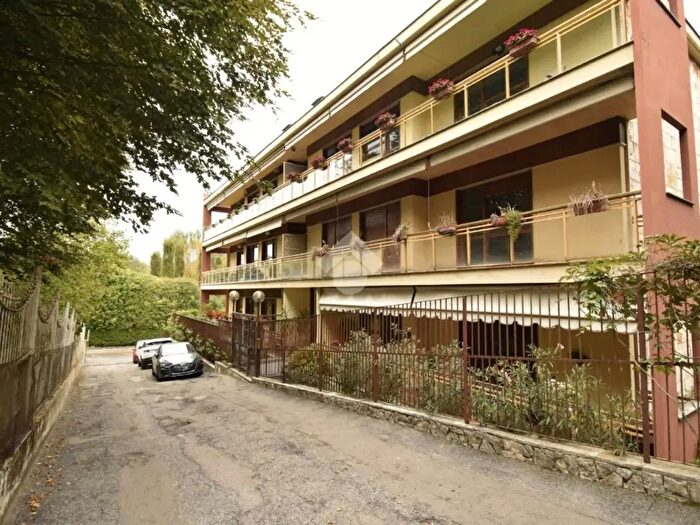 Appartamento con 5 locali in vendita in Str del Ponte Verde, Torino