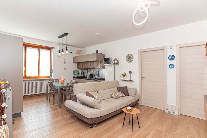 Appartamento trilocale in vendita in Via Vittorio Prever, Cirie