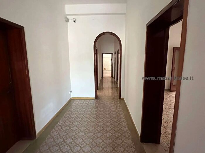 Casa con 10 locali in vendita in Via Bessarione, Mazara Del Vallo