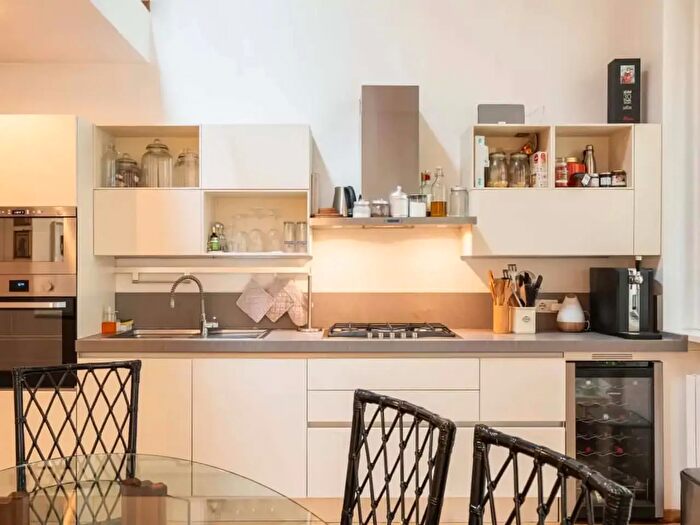 Appartamento in affitto in Via Pisanello, Milano