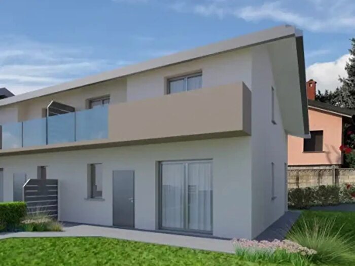 Casa quadrilocale in vendita in Via San Carlo, Lurate Caccivio