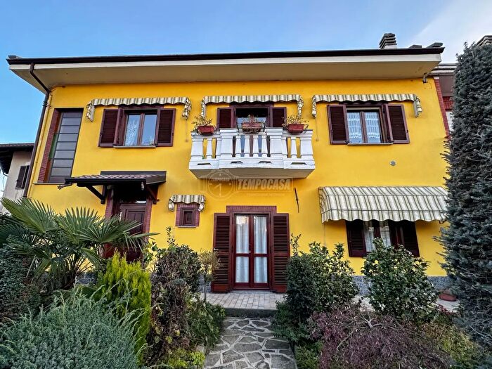Casa con 9 locali in vendita in Via Orbassano, Bruino